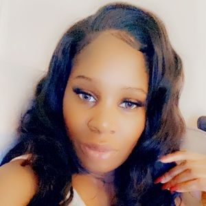 Meet your Posher, Jamona